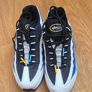 Airmax Black and White Sneakers Womans